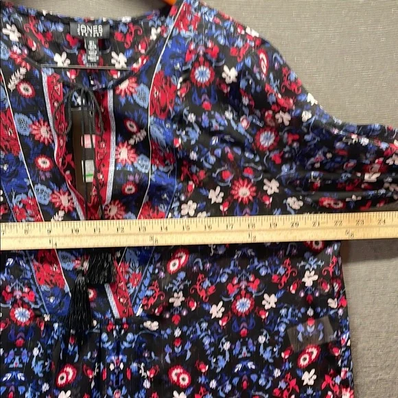 Jones New York Blue and‎ Red Graphic Tie Front Blouse - Picture 4 of 8